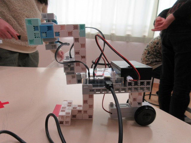 写真家が物乞いたちとの4年間の会話で学んだことを語る